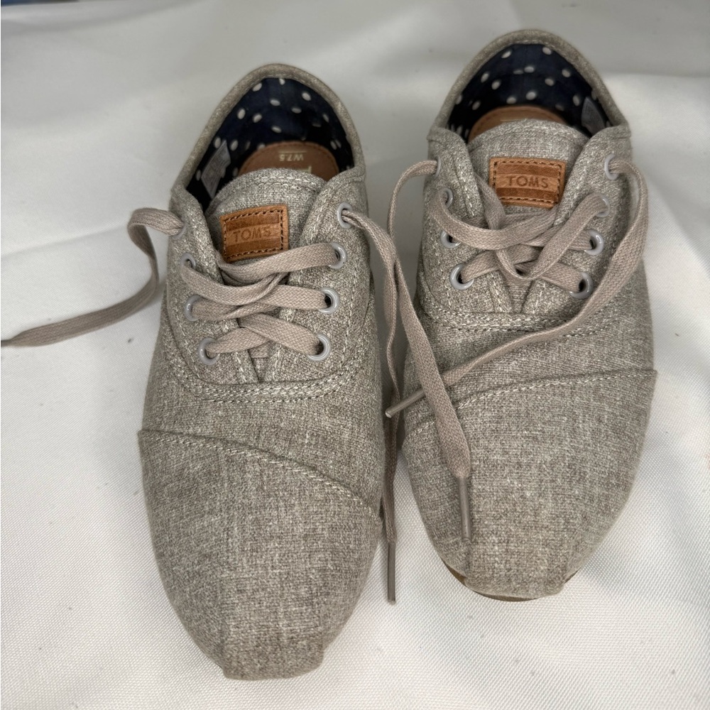 Tom’s lace up shoes - Picture 5 of 6
